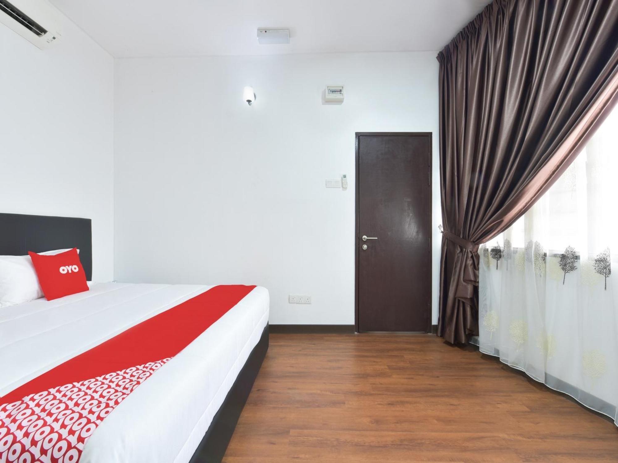 Oyo 90869 Hotel Madeena Inn Sepang Exteriör bild